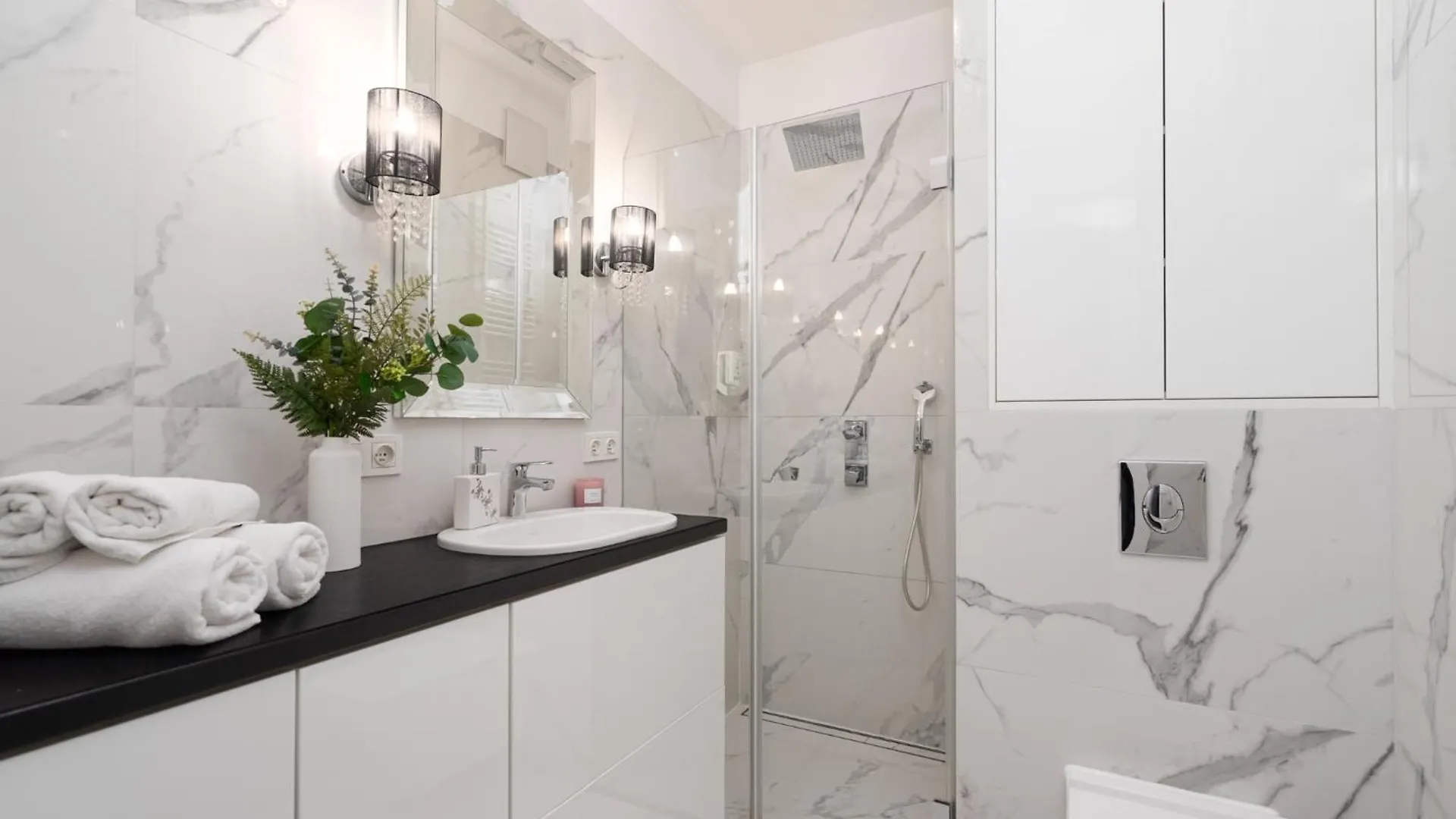 Central Warsaw Apartment - Great Location - Stylish One Bedroom Apartment - City Center - 85-220 Poland