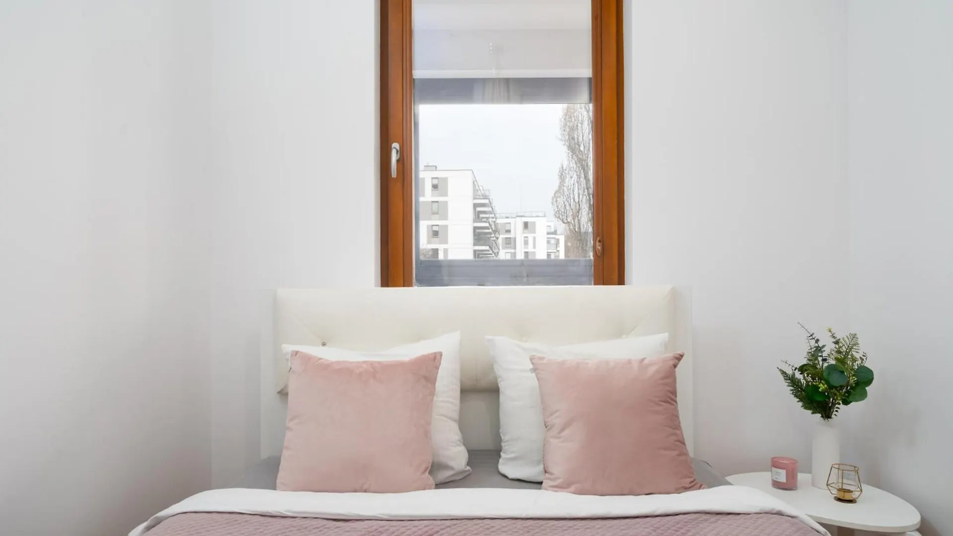 Central Warsaw Apartment - Great Location - Stylish One Bedroom Apartment - City Center - 85-220