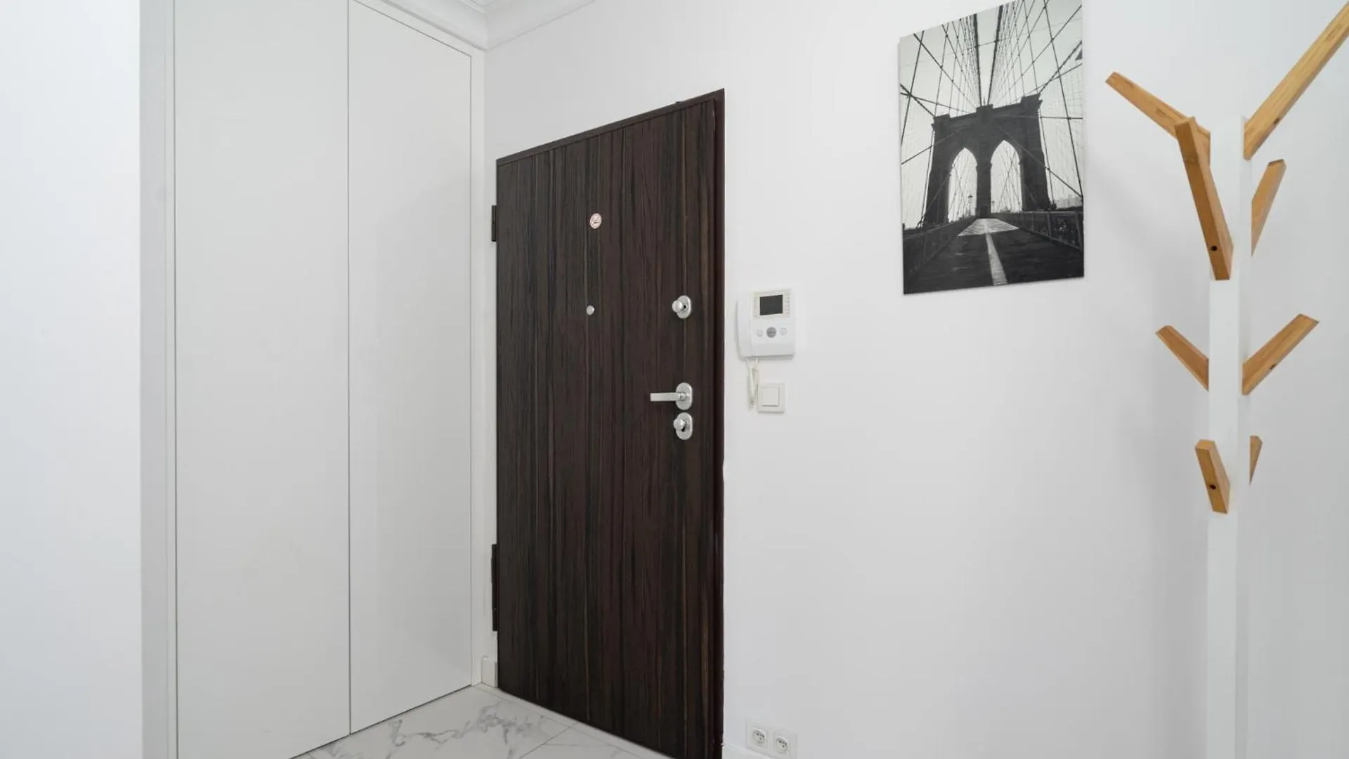 Central Warsaw Apartment - Great Location - Stylish One Bedroom Apartment - City Center - 85-220