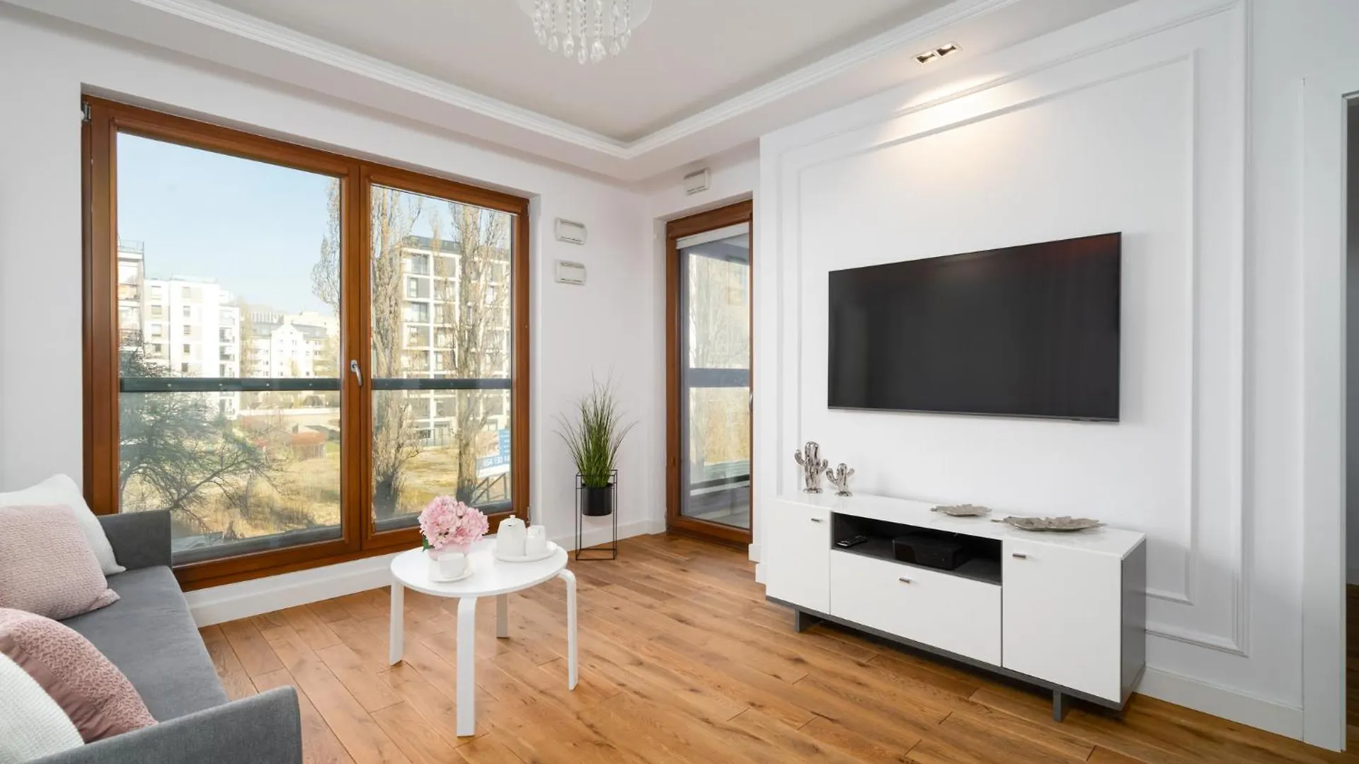 Central Warsaw Apartment - Great Location - Stylish One Bedroom Apartment - City Center - 85-220 Poland